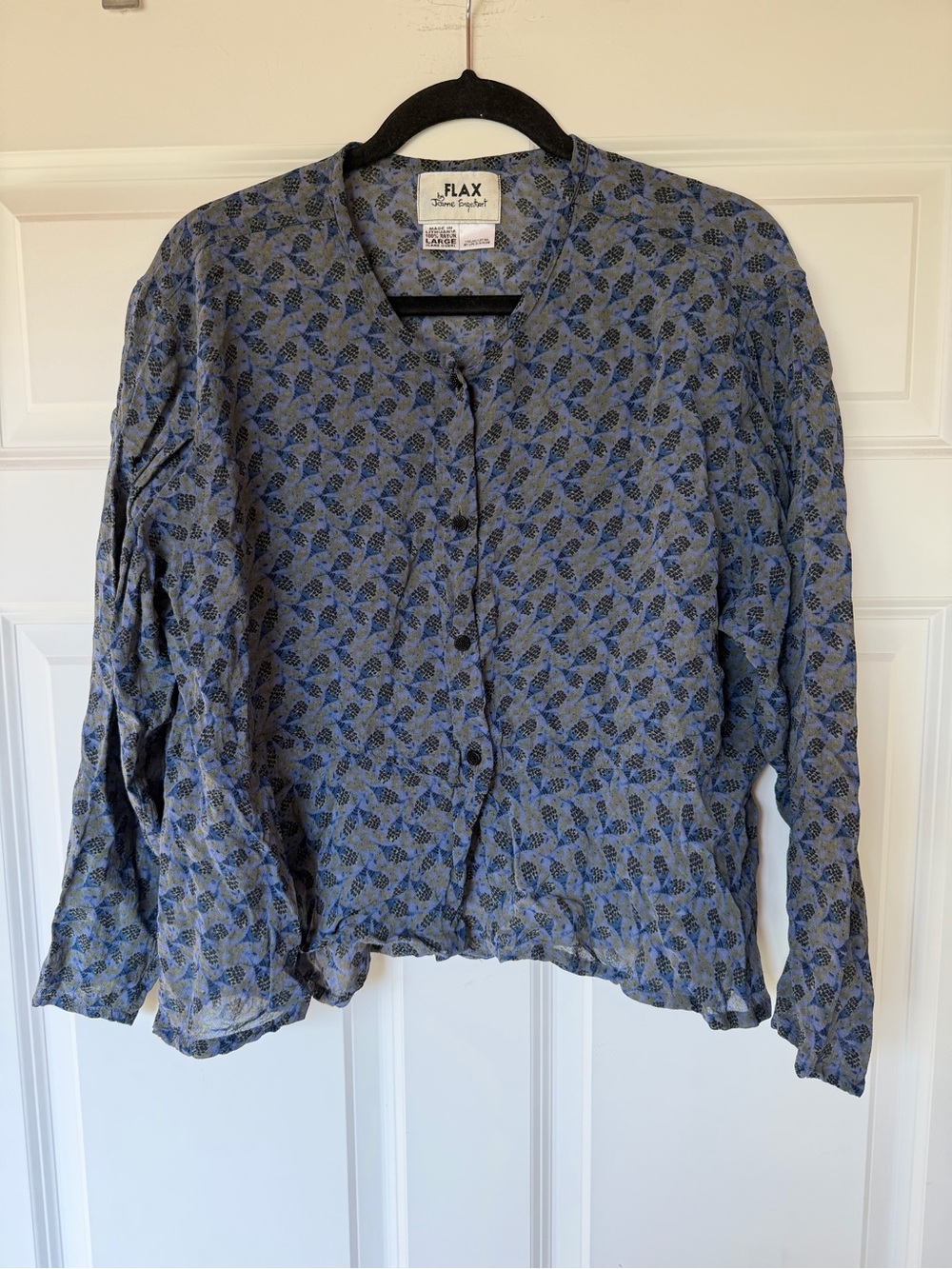 SOLD - DO NOT BUY -
Vintage Flax by Jeanne Engelhart Rayon Button Top Large